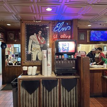 Earl's Rib Palace - Elvis is Alive! The king - Barbeque Near Me - Oklahoma City, Oklahoma