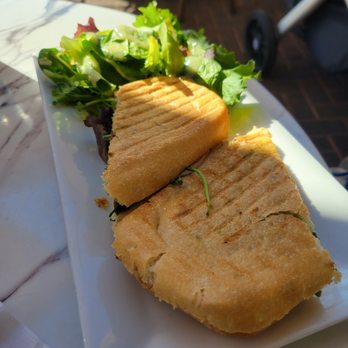 Le Cafe Du Val - Cafes Near Me - Henderson, Nevada