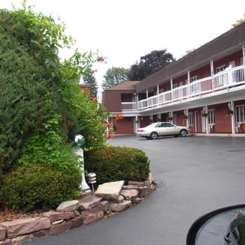 Lockport Inn & Suites - Side View - Hotels Near Me - Lockport, New York Lockport Inn & Suites - Side View - Hotels Near Me - Lockport, New York