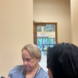 Social Security Administration - My mother and my sister in the office 30/04/2024