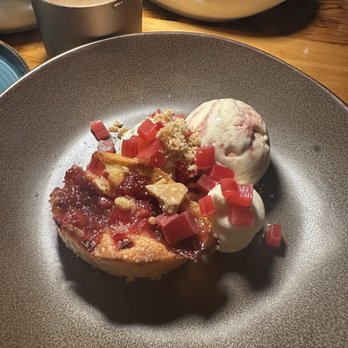Evelyn Rose - Strawberry rhubarb cream cake - American Near Me - Vienna, Virginia
