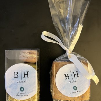 Jeffrey Miller Catering - Favors to go (macaroons and a s'more) - Caterers Near Me - Philadelphia, Pennsylvania Jeffrey Miller Catering - Favors to go (macaroons and a s'more) - Caterers Near Me - Philadelphia, Pennsylvania