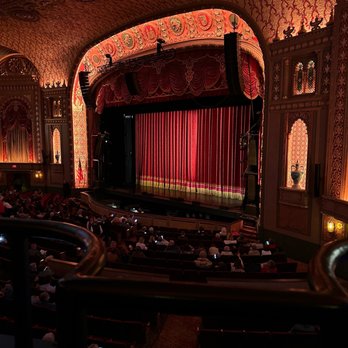 Tennessee Theatre - Tootsie - Music Venues Near Me - Knoxville, Tennessee