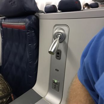 Delta Air Lines - Airlines Near Me - Orlando, Florida