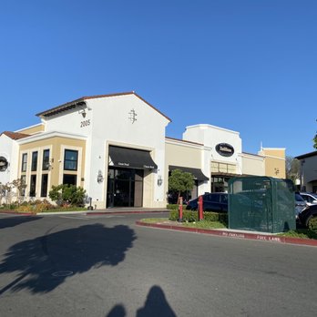 Yard House - New American Near Me - Concord, California