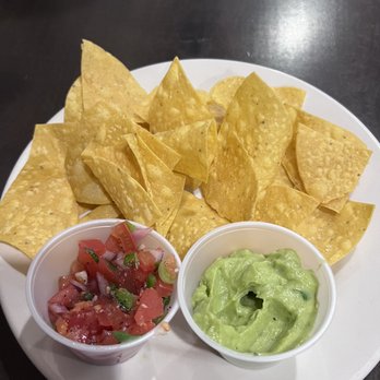 Sun Dawg Cafe - Chips, Guacamole and Salsa - Cafes Near Me - Greensburg, Pennsylvania