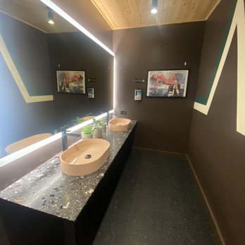 A Frame Club - Community sinks - Hotels Near Me - Winter Park, Colorado