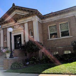Marseilles Public Library - Front entrance