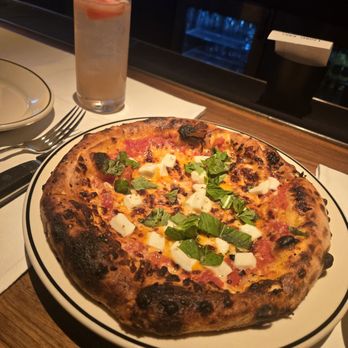 Laurel Grill - Margarita pizza - American Near Me - Culver City, California Laurel Grill - Margarita pizza - American Near Me - Culver City, California