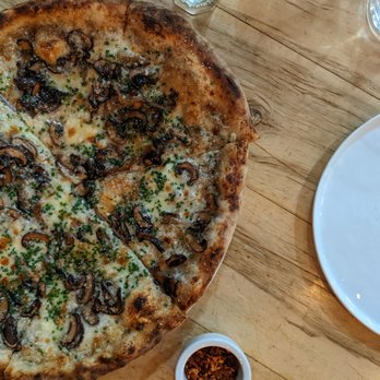 Guantonio's - Mushroom pizza - Pizza Near Me - Lodi, California Guantonio's - Mushroom pizza - Pizza Near Me - Lodi, California