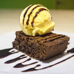 Dr. Burger - Brownie de chocolate casero con helado de vainilla