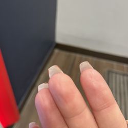 Paris Nails & Spa - Horrible job! Never coming here EVER again