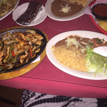 El Azteca Mexican Restaurant - Chicken fajitas - Mexican Near Me - Attleboro, Massachusetts El Azteca Mexican Restaurant - Chicken fajitas - Mexican Near Me - Attleboro, Massachusetts