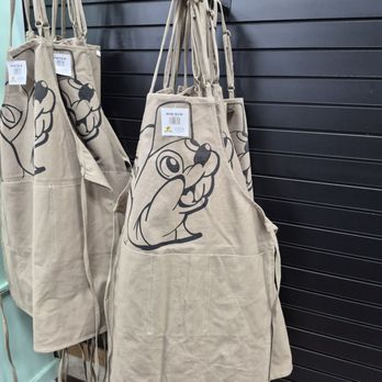Buc-ee’s - I kinda like this. I wish it had color. Maybe it can be pained? Hmm..... - Gas Stations Near Me - Goodyear, Arizona