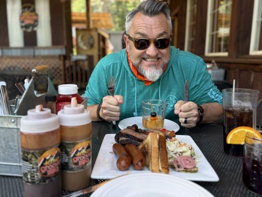 Slow Groovin BBQ by null