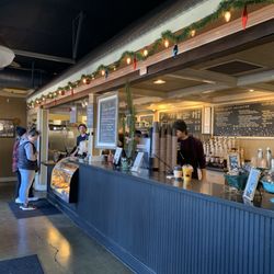 Monti's Cafe - Cafe