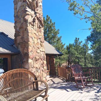 Elaine's Bed & Breakfast - 2nd floor deck overlooking the Sandia mountains - Bed & Breakfast Near Me - Cedar Crest, New Mexico
