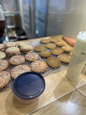 Bee J’s Cookies by null