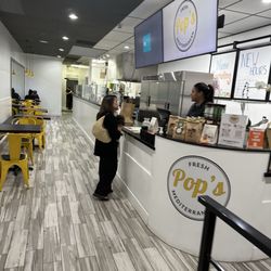 Pop’s Fresh Mediterranean - Interior