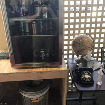 Blackwell Automotive - Other waiting room drink station and an old working phone for looks - Auto Repair Near Me - Chattanooga, Tennessee Blackwell Automotive - Other waiting room drink station and an old working phone for looks - Auto Repair Near Me - Chattanooga, Tennessee