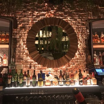 Raimunda - Beautiful decor - Spanish Near Me - Madrid, M