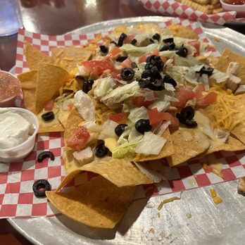 Tavern On The Green Eagle Ridge - Nachos - New American Near Me - Raleigh, North Carolina Tavern On The Green Eagle Ridge - Nachos - New American Near Me - Raleigh, North Carolina