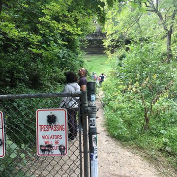 Minnehaha Park - Behind the fence. Be careful of this path - Parks Near Me - Minneapolis, Minnesota Minnehaha Park - Behind the fence. Be careful of this path - Parks Near Me - Minneapolis, Minnesota