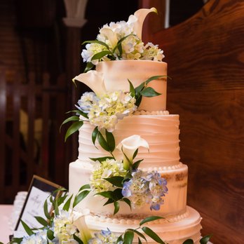The Icing On The Cake - a wedding cake - Bakeries Near Me - Newton, Massachusetts The Icing On The Cake - a wedding cake - Bakeries Near Me - Newton, Massachusetts