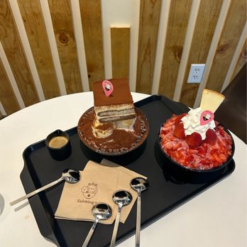 Sulbing - Tiramisu and Premium Strawberry - Desserts Near Me - Santa Clara, California