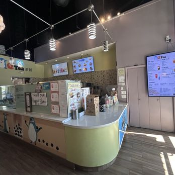 QTea - Ordering and pick up counter - Bubble Tea Near Me - Dublin, California