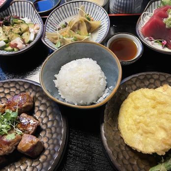 Oiza - Sushi Bars Near Me - Fresno, California