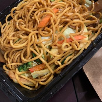 Gar Sing Chinese Food - Vegetable lo mein - Chinese Near Me - Miami, Florida