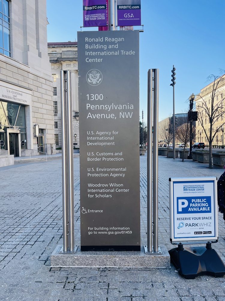 Ronald Reagan Building Parking