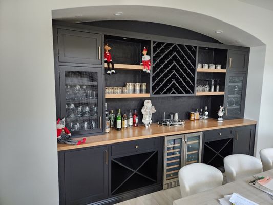 Bar and Wine Cabinets - Custom made wine cabinets,  rooms, wall units and bars.