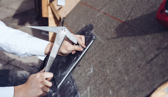 Bruce Harris Roofing Logo