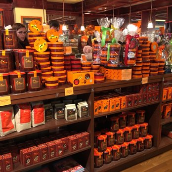 Jacques Torres Chocolate - Chocolate treats - Chocolatiers & Shops Near Me - Brooklyn, New York