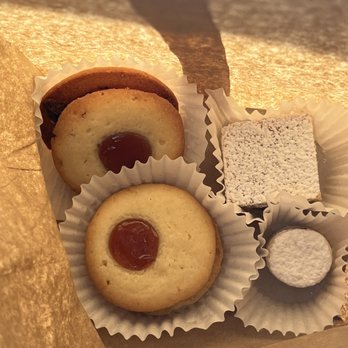 Pekara Bakery - Strawberry Walnut Cookies, Apricot Walnut & European Apricot Cookies - Bakeries Near Me - Baltimore, Maryland Pekara Bakery - Strawberry Walnut Cookies, Apricot Walnut & European Apricot Cookies - Bakeries Near Me - Baltimore, Maryland