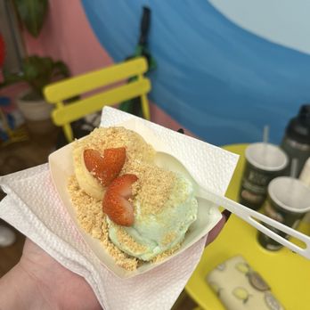 Mosa - Mango and honeydew mochi ice cream with nuts - Desserts Near Me - Honolulu, Hawaii Mosa - Mango and honeydew mochi ice cream with nuts - Desserts Near Me - Honolulu, Hawaii