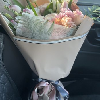 Genis Florist & Gifts - GENIS FLORIST & GIFTS ART WORK! - Florists Near Me - Rialto, California