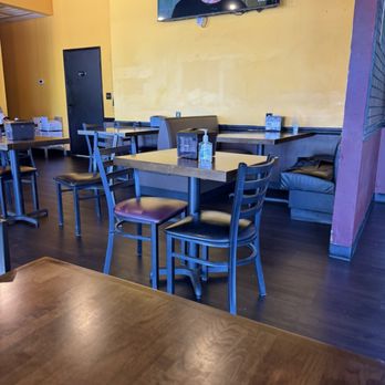 New York Eats - interior - Mediterranean Near Me - Arlington, Texas