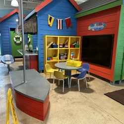 Pengu Swim School - Towne Lake - Kids Play Area