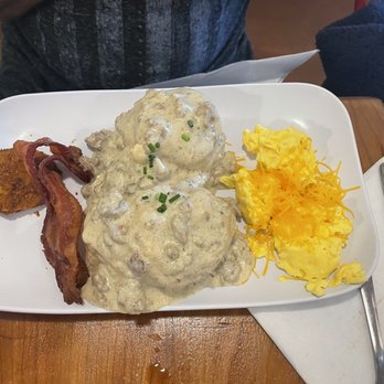 Ruby Slipper Orange Beach - Biscuit and gravy with scrambled egg and bacon - Cafes Near Me - Orange Beach, Alabama