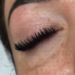 Eyelashes With Emily - Gorgeous volume lash line.