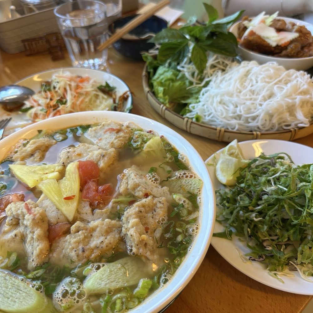2025 Cafe - Papaya salad, bun cha Hà Nội, bun cha muc - Vietnamese Near Me - Burnaby, British Columbia 2025 Cafe - Papaya salad, bun cha Hà Nội, bun cha muc - Vietnamese Near Me - Burnaby, British Columbia