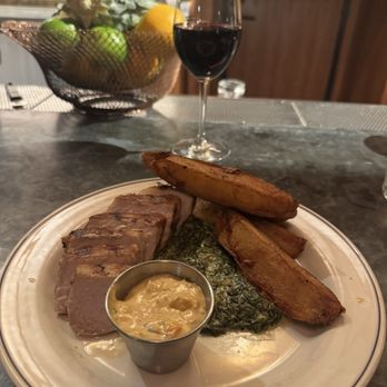 Mulberry Street Tavern - Bars Near Me - Des Moines, Iowa