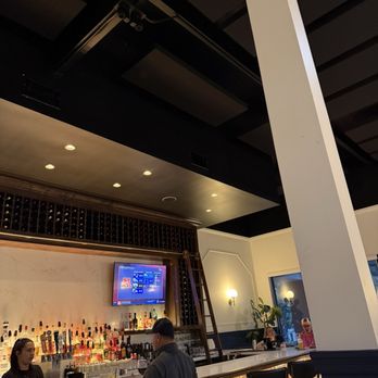 Spruzzo Restaurant & Bar - Bar area - Italian Near Me - Pacific Palisades, California Spruzzo Restaurant & Bar - Bar area - Italian Near Me - Pacific Palisades, California