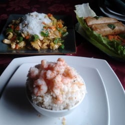 Casa de Bambú - Roll Nem + Arroz con Coco y Camarones + Pollo con Coco y Curry