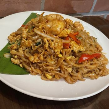 Thai Heaven Restaurant - Street style noodles with shrimp and chicken - Thai Near Me - Catonsville, Maryland