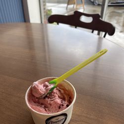 Bianco’s Ice Cream Shop - Red velvet ice cream