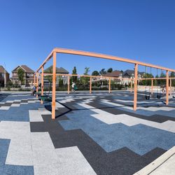 Rouge Crest Park - Swing, splash pad